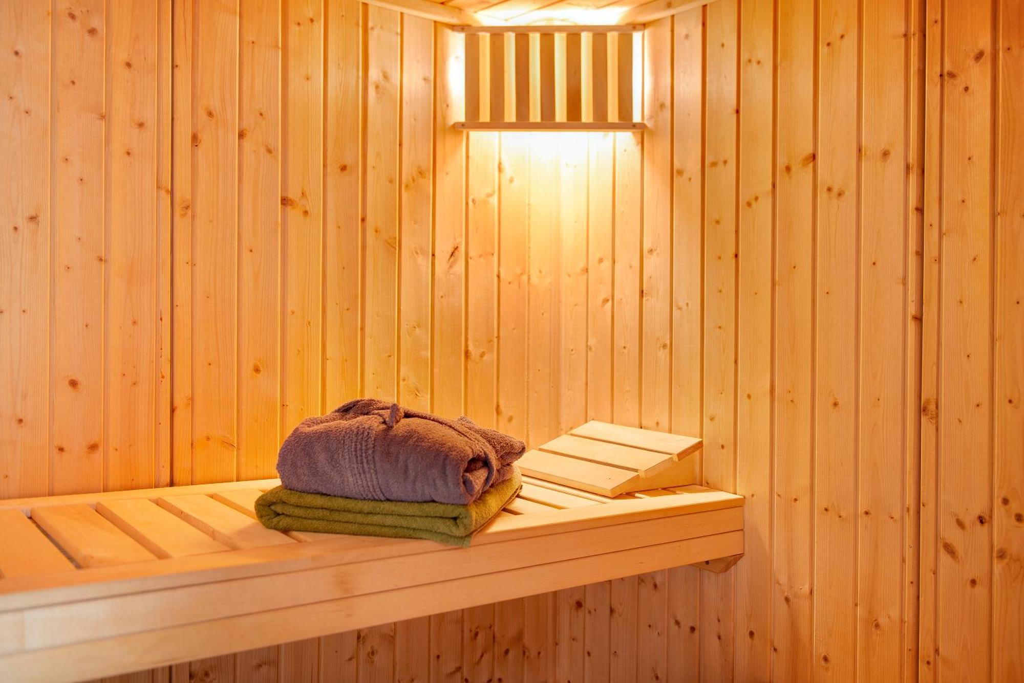 Spawo Mit Sauna Und Whirpool بفولندورف المظهر الخارجي الصورة